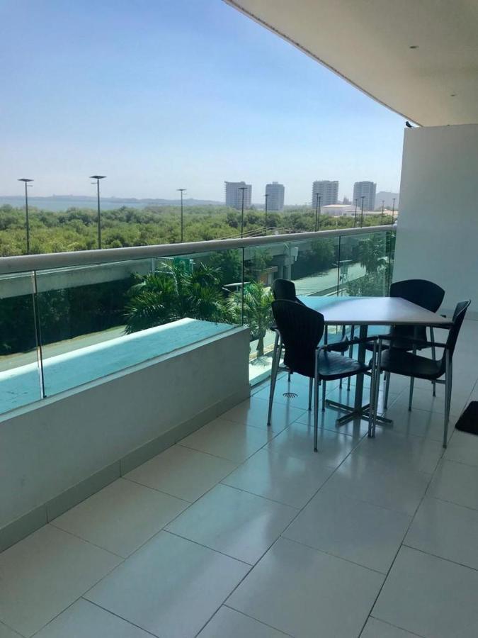 Edificio Frente Al Mar Con Playas Tranquilas