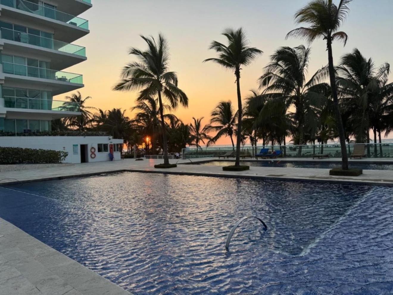 Edificio Frente Al Mar Con Playas Tranquilas Apartment *