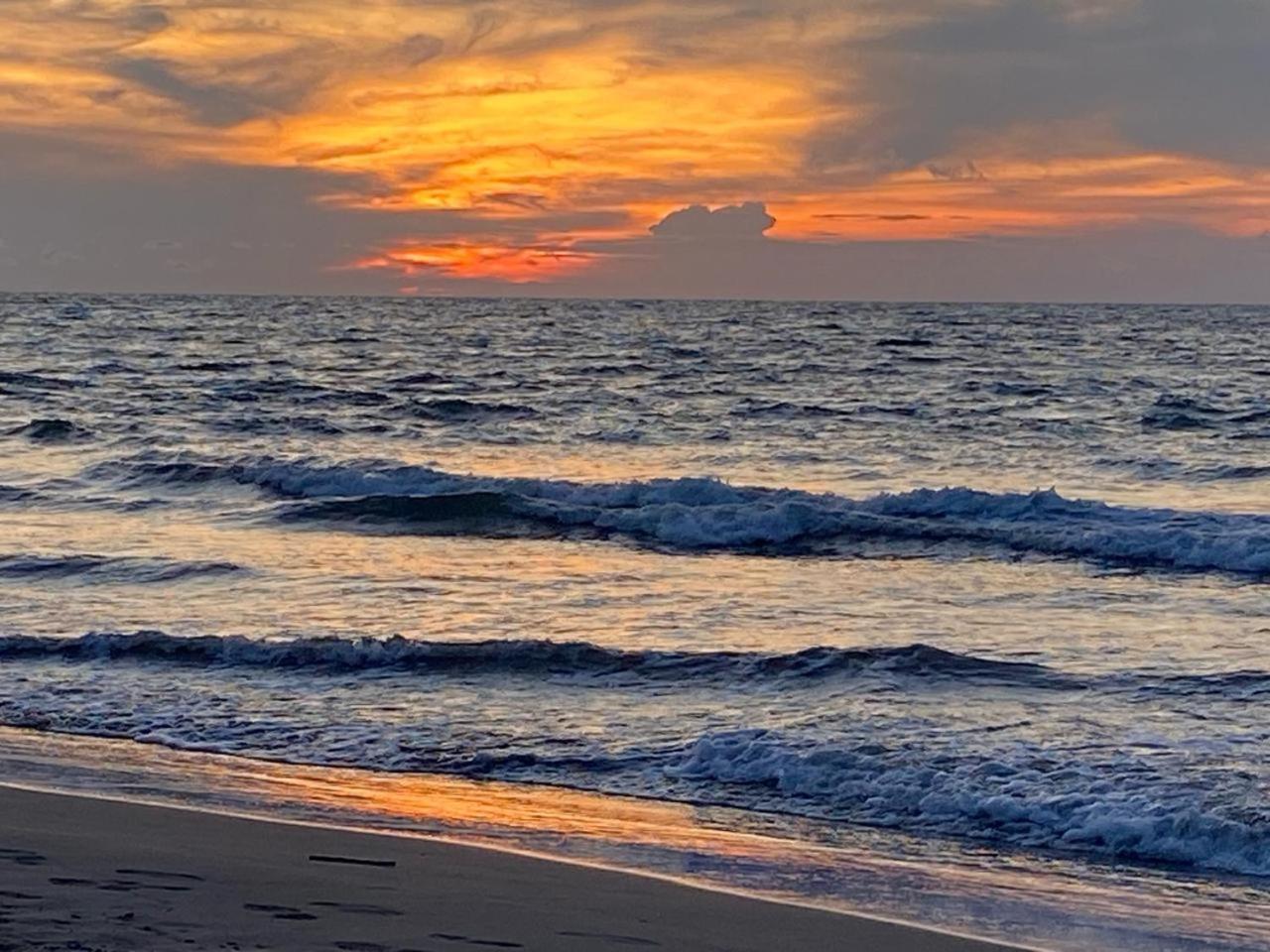 Edificio Frente Al Mar Con Playas Tranquilas * Cartagena